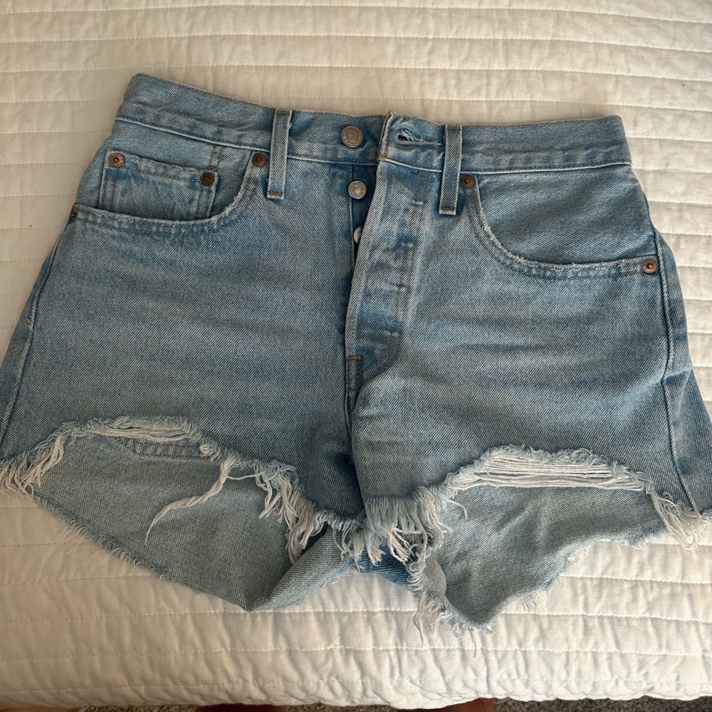 Levi’s 501 high Rise women’s shorts light wash